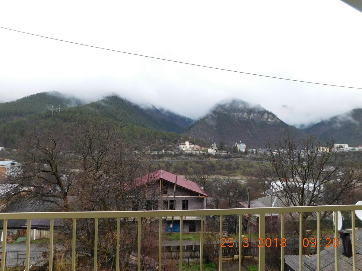 Akaki'S Guesthouse 보르조미 외부 사진