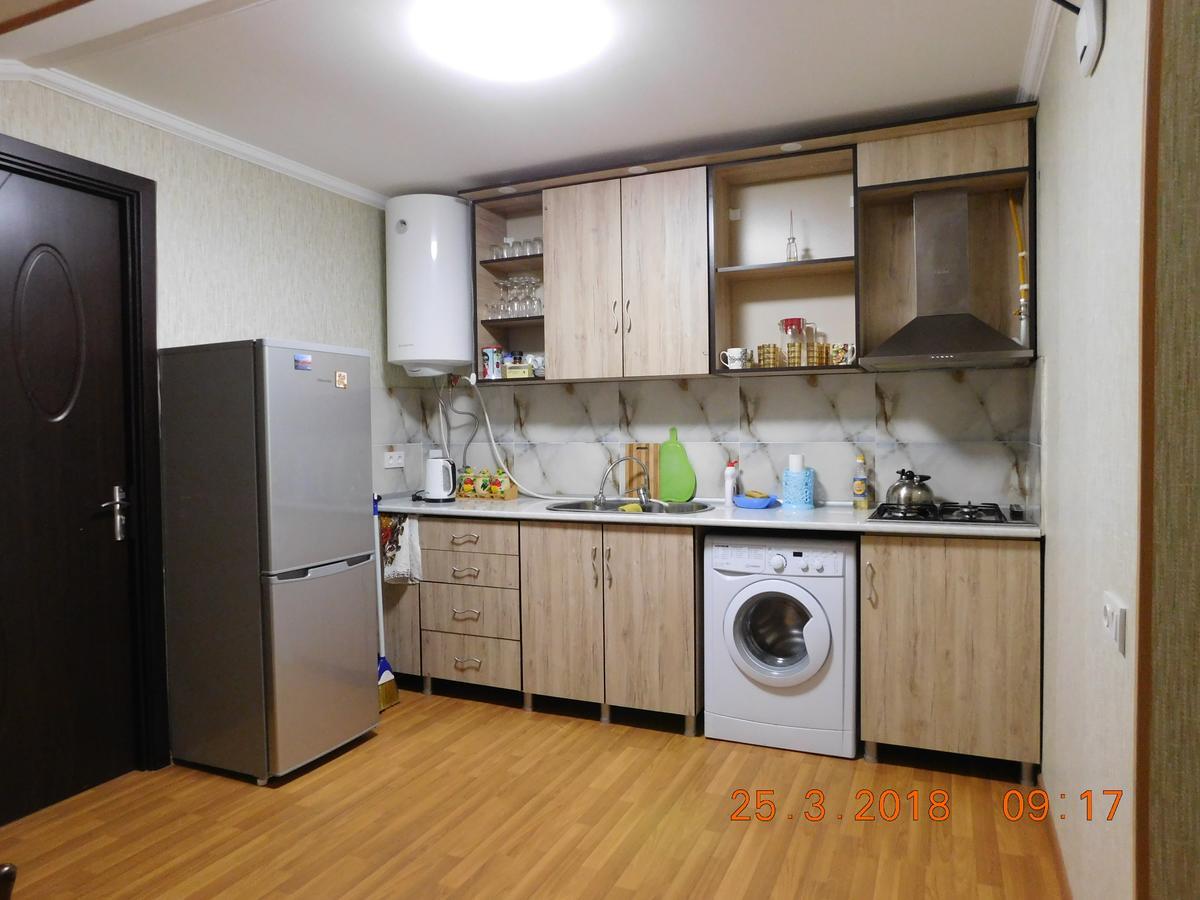 Akaki'S Guesthouse 보르조미 외부 사진