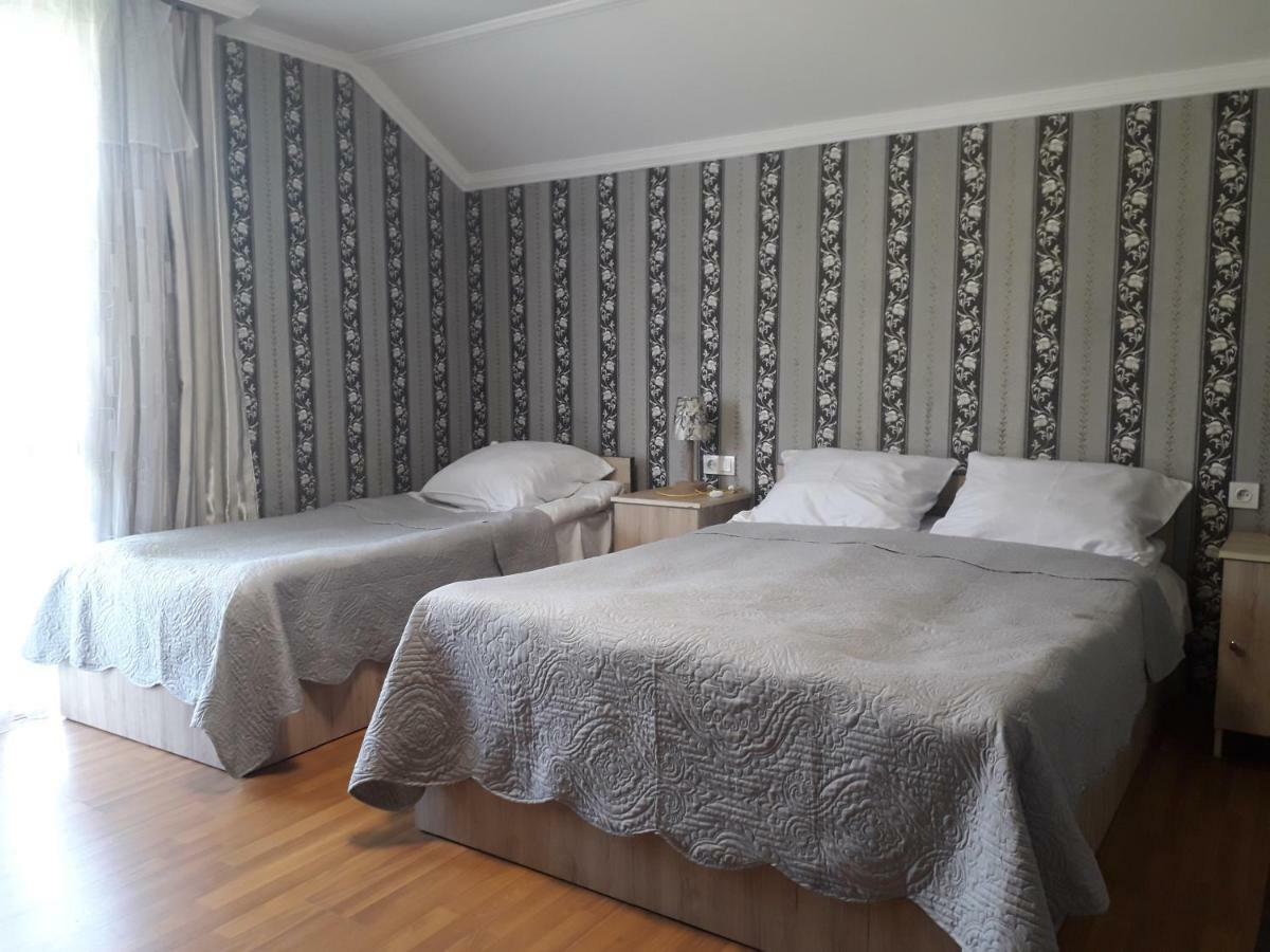 Akaki'S Guesthouse 보르조미 외부 사진