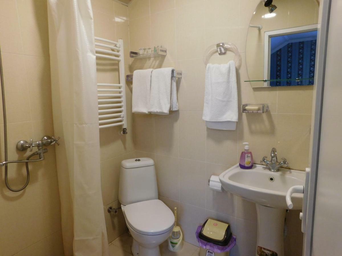 Akaki'S Guesthouse 보르조미 외부 사진