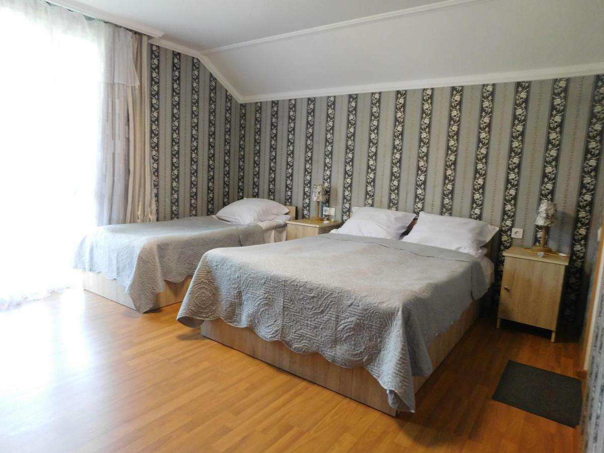Akaki'S Guesthouse 보르조미 외부 사진