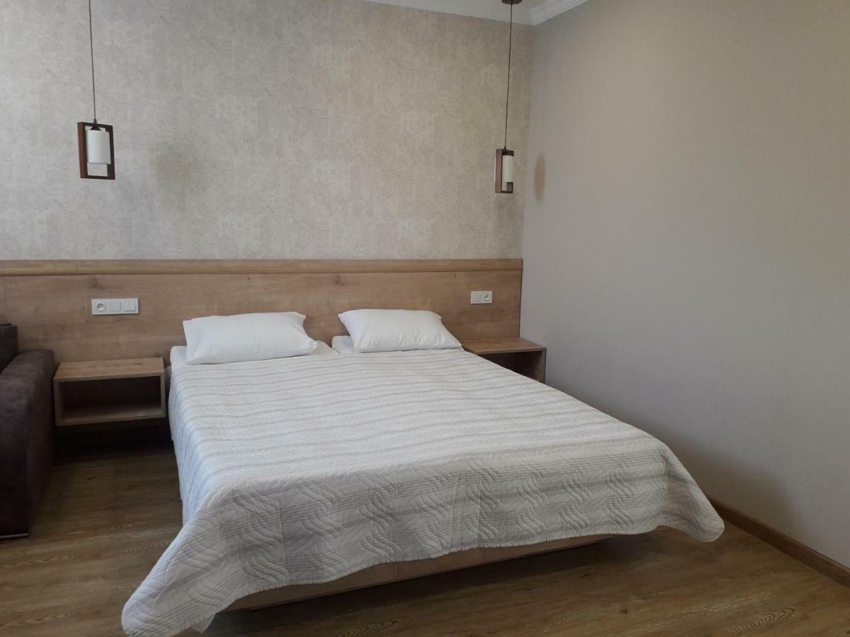 Akaki'S Guesthouse 보르조미 외부 사진