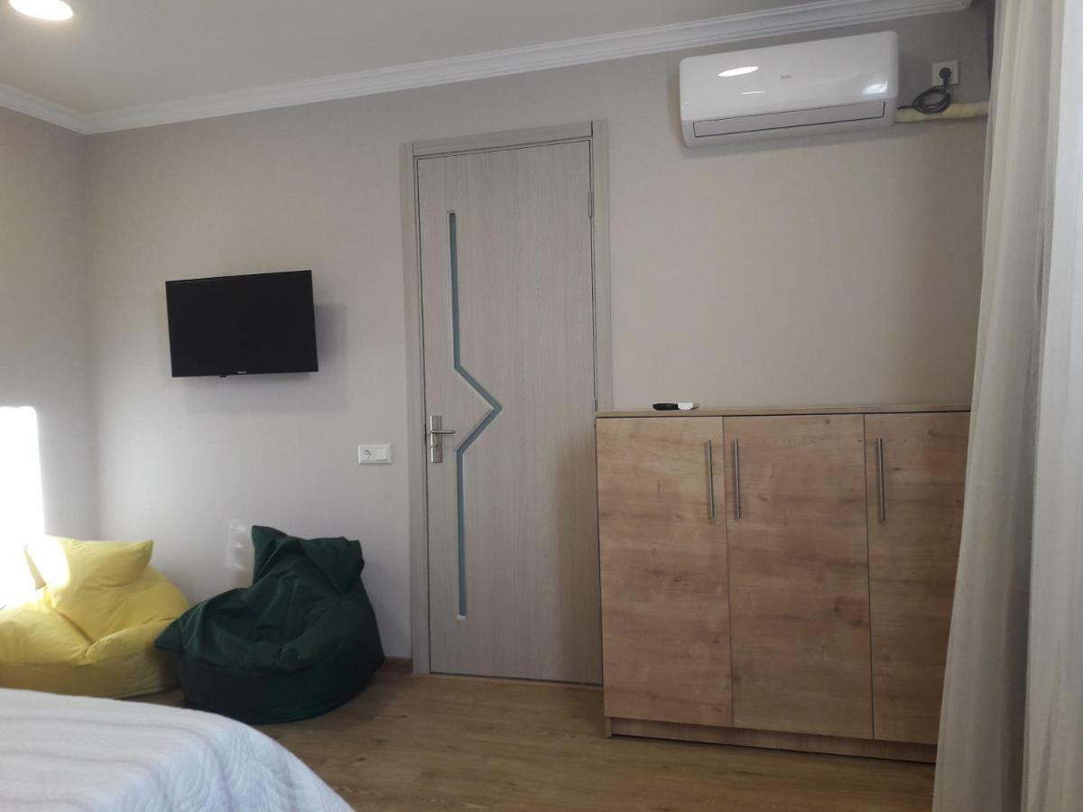 Akaki'S Guesthouse 보르조미 외부 사진